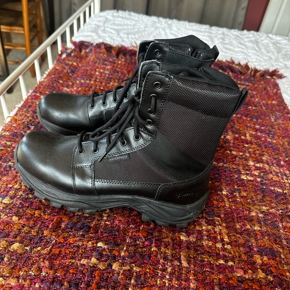 BATES BY WOLVERINE TACTICAL BOOTS, BLACK, MENS 10.5 *EXCELLENT CONDITION* - Picture 2 of 4